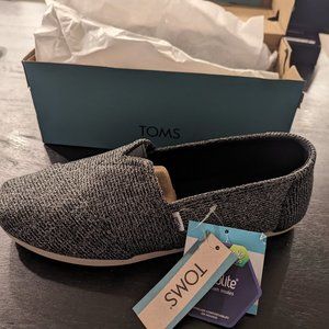 Brand New with tags, Never Worn Tom's Black Glimmer Shoes, size 8 1/2